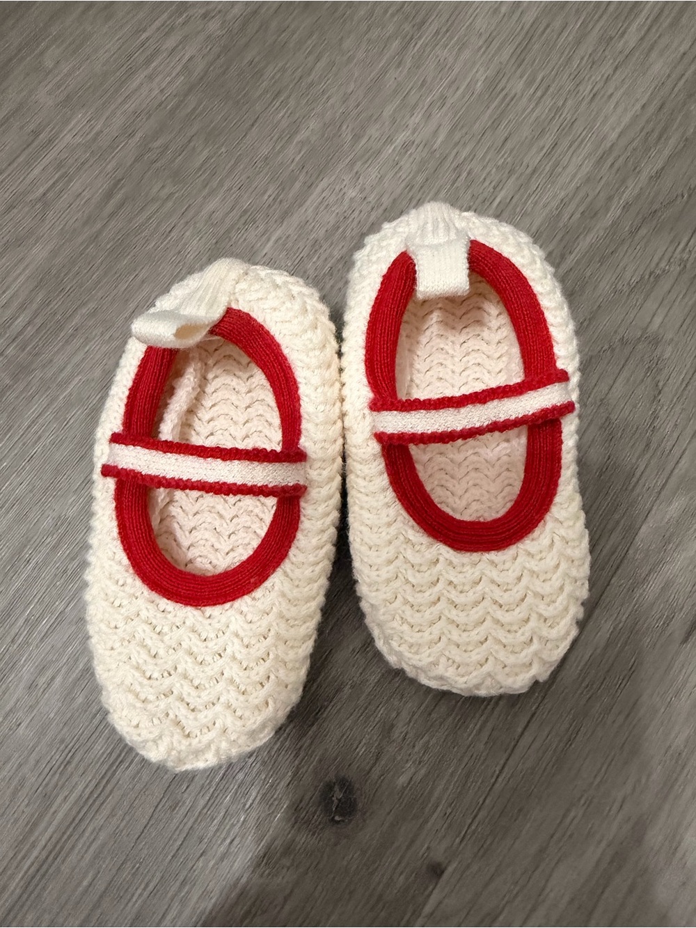 GAP Baby crochet Mary Jane Shoes Size 6-12 months